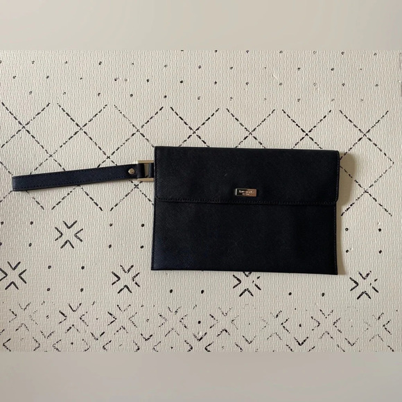 kate spade Handbags - Kate Spade Wristlet Clutch Bag‎ Wallet Cow Leather black